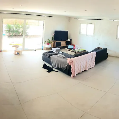 Alloggio in famiglia Privée Dans Spacieuse Avec Piscine *
